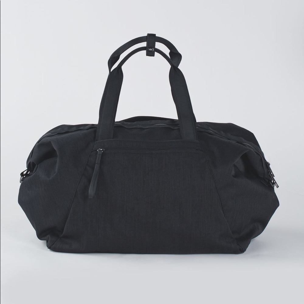 lululemon Break Free Weekender